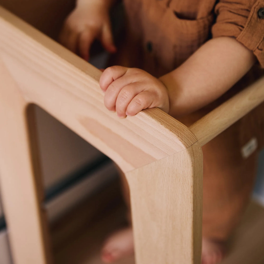 Torre Montessoriana Mia: La Learning Tower Evolutiva per la Crescita del Bambino
